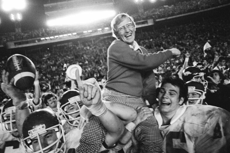 Lou Holtz, who coached Notre Dame to national title, dies at 89; had stop at UConn in 1960s