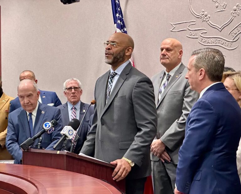 CT senator under FBI investigation sees day of reckoning